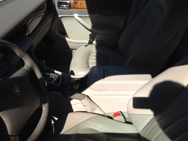 JAGUAR XJ Sedan 1997 photo 4