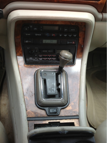 JAGUAR XJ Sedan 1997 photo 3