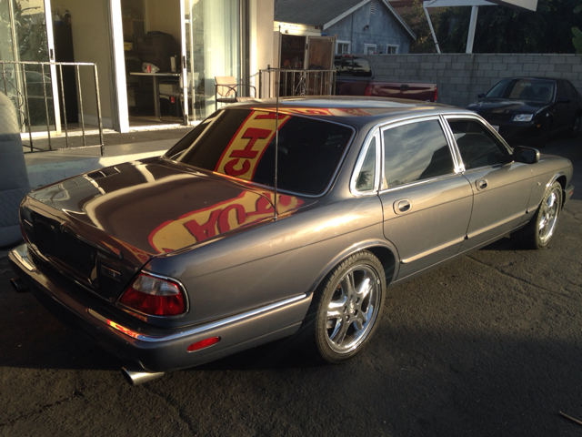 JAGUAR XJ Sedan 1999 photo 2