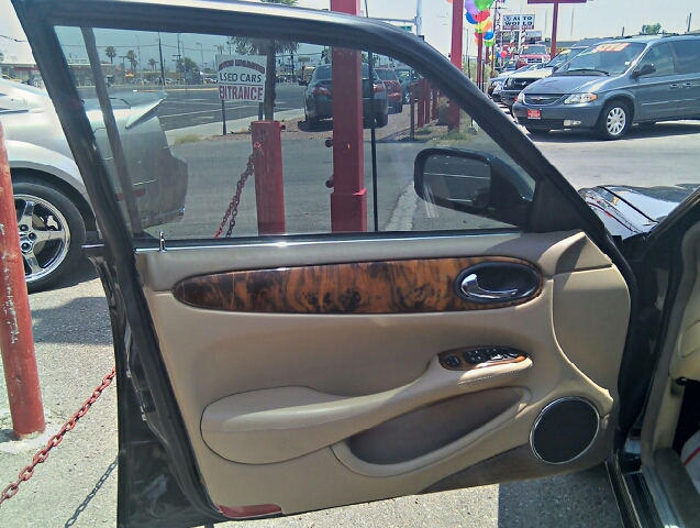 JAGUAR XJ Sedan 2000 photo 3