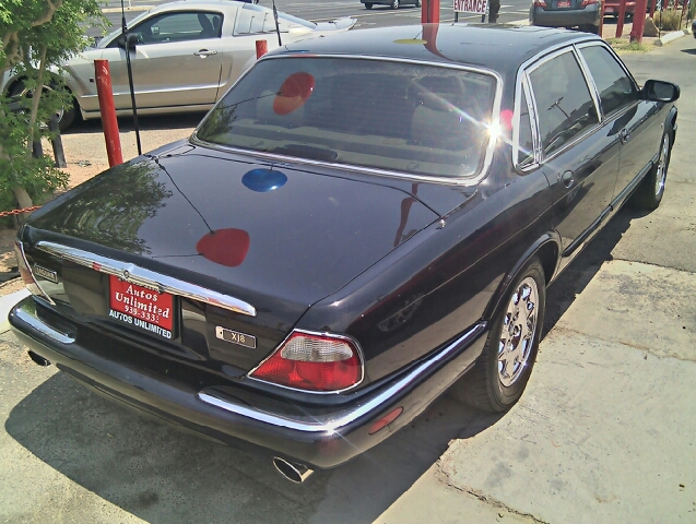 JAGUAR XJ Sedan 2000 photo 4