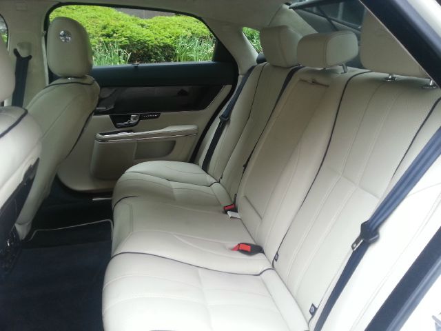 JAGUAR XJ Series 2011 photo 14
