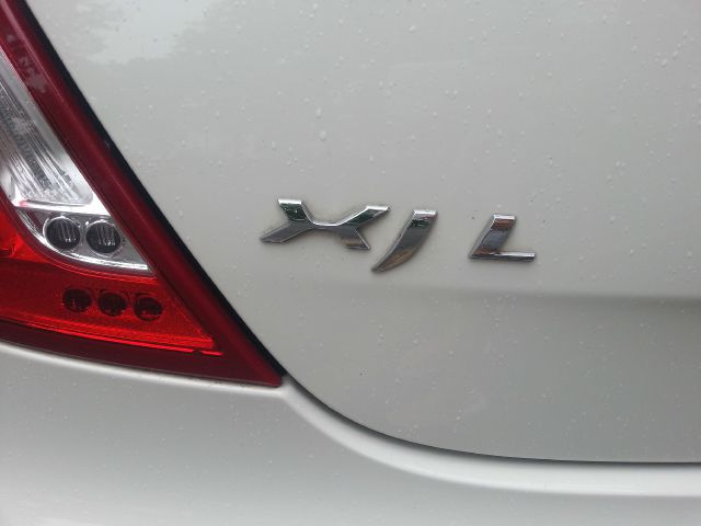 JAGUAR XJ Series 2011 photo 28