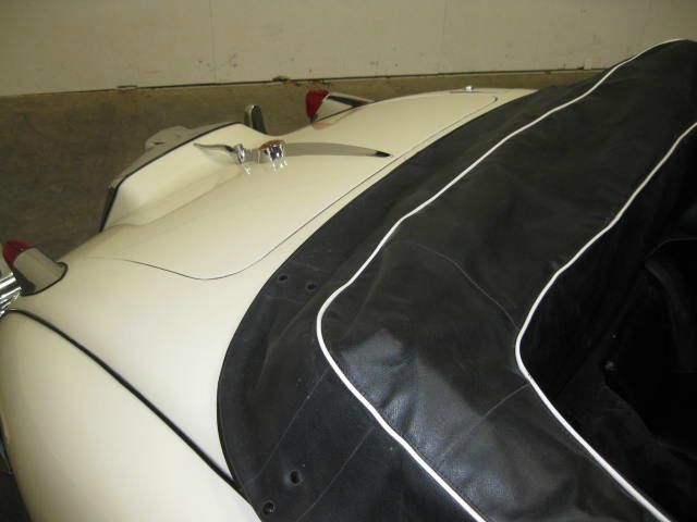 JAGUAR XK 1957 photo 14