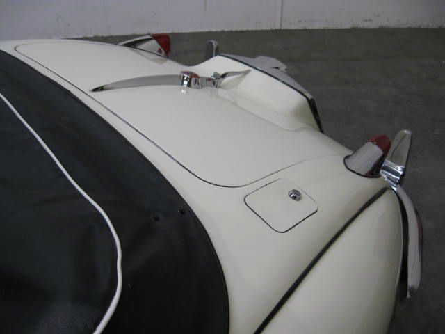 JAGUAR XK 1957 photo 19