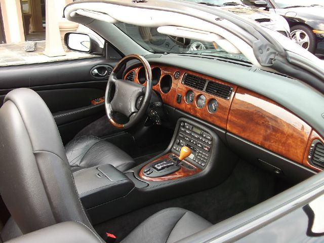 JAGUAR XK8 1999 photo 4