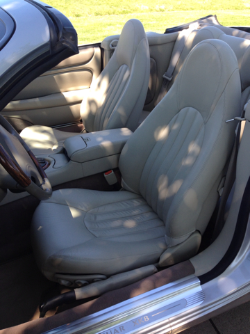 JAGUAR XK8 2000 photo 24