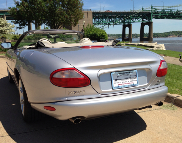 JAGUAR XK8 2000 photo 32