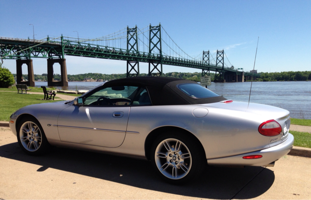 JAGUAR XK8 2000 photo 33