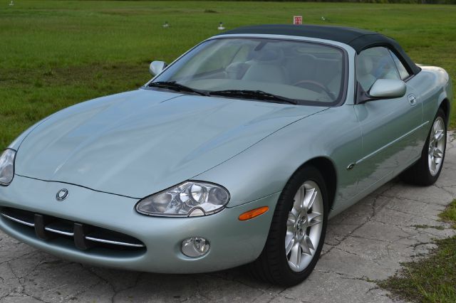 JAGUAR XK8 2001 photo 2