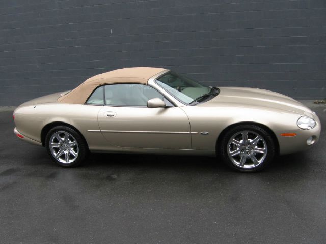 JAGUAR XK8 2001 photo 4