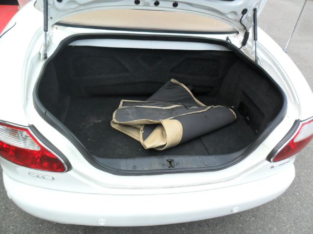 JAGUAR XK8 2004 photo 10