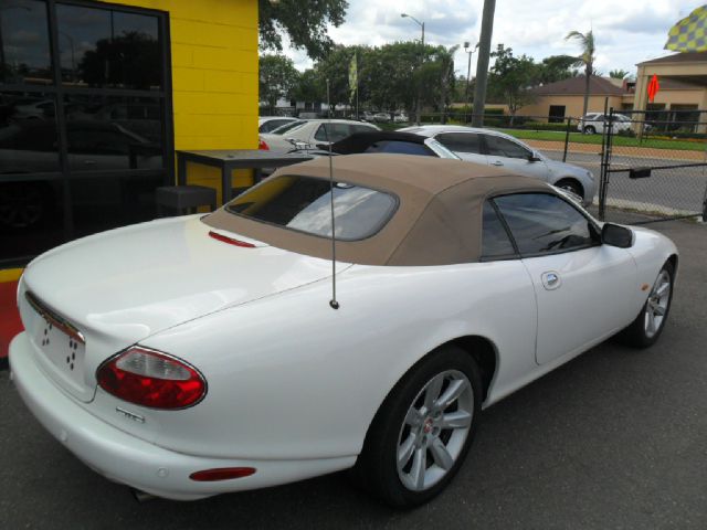 JAGUAR XK8 2004 photo 9
