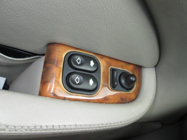 JAGUAR XKR 2001 photo 3