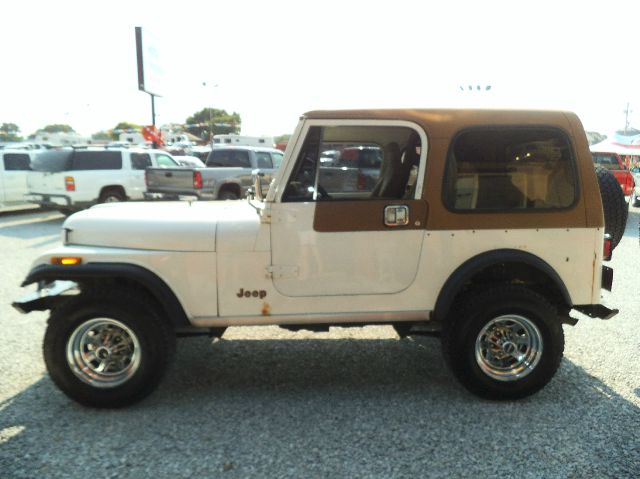 Jeep CJ7 Base SUV