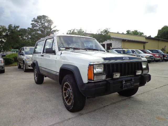 Jeep Cherokee 1985 photo 3
