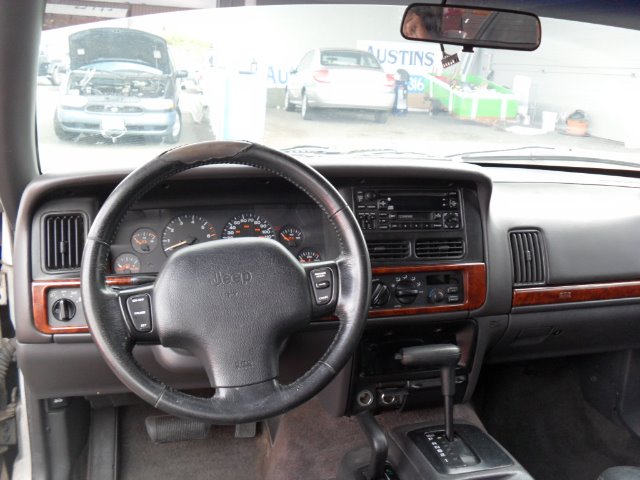 Jeep Cherokee 1996 photo 2