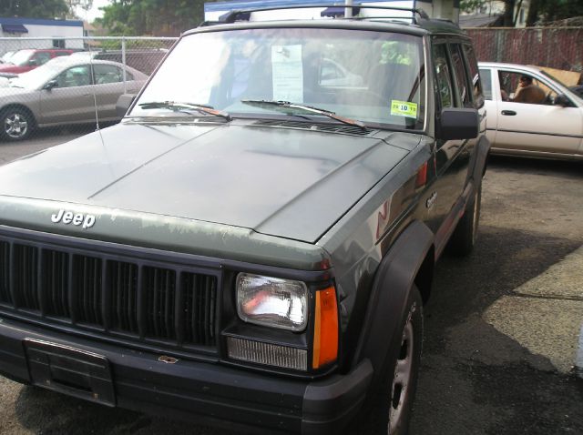 Jeep Cherokee Base GLS LX SUV
