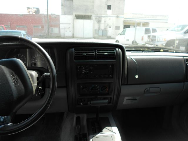 Jeep Cherokee SE SUV