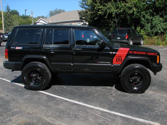 Jeep Cherokee Base GLS LX SUV