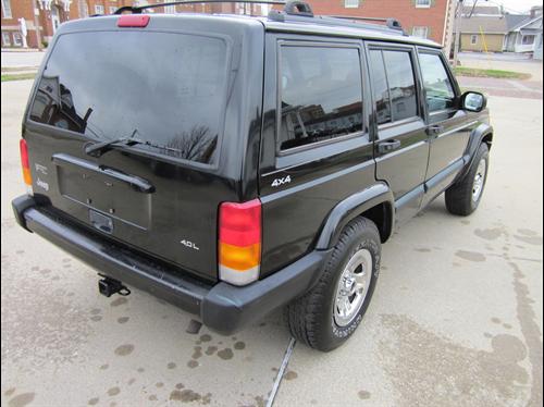 Jeep Cherokee 1999 photo 1