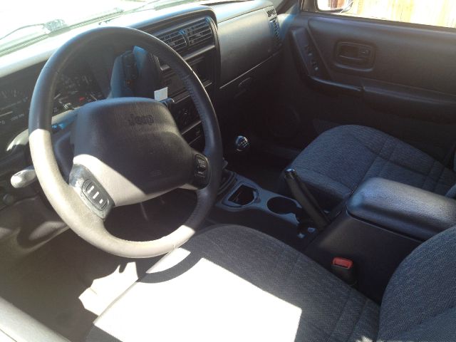 Jeep Cherokee 1999 photo 1