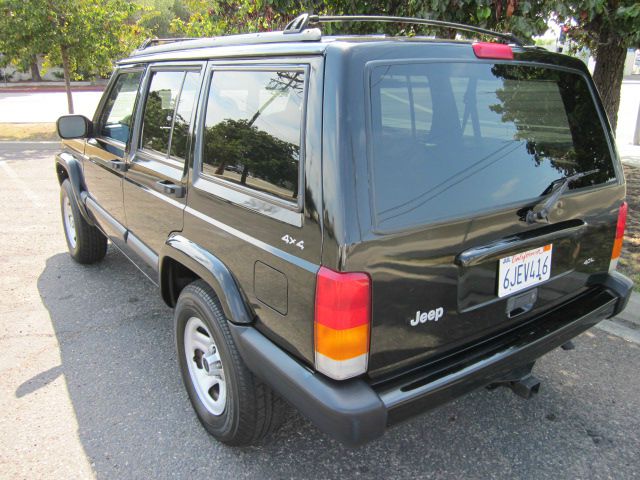 Jeep Cherokee Base GLS LX SUV