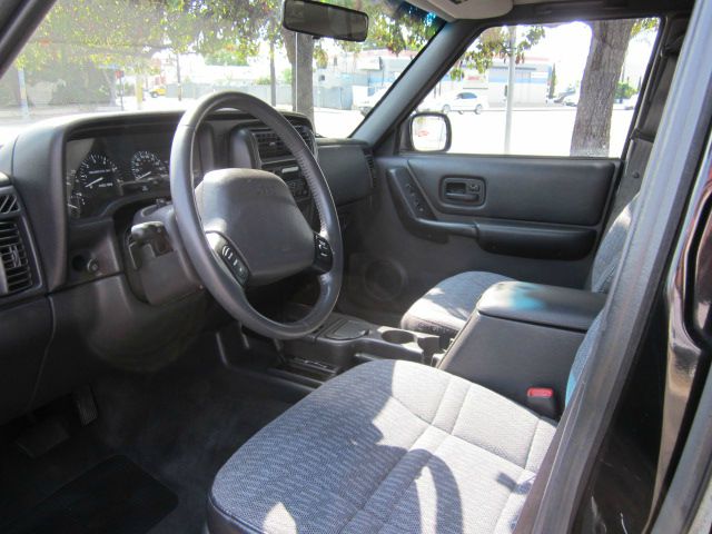 Jeep Cherokee 1999 photo 1