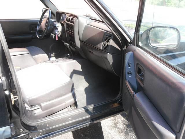 Jeep Cherokee 1999 photo 2