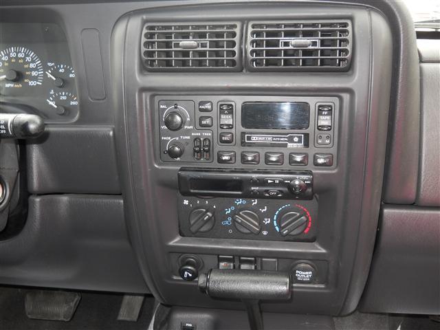 Jeep Cherokee 1999 photo 3