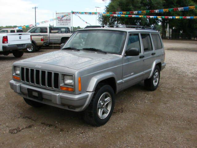 Jeep Cherokee 2000 photo 2