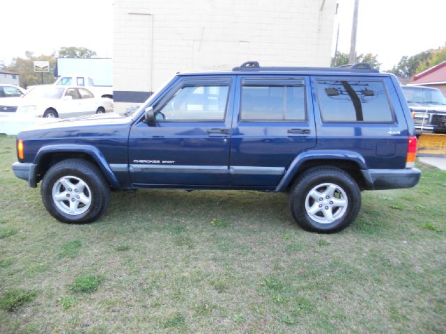 Jeep Cherokee 2000 photo 2