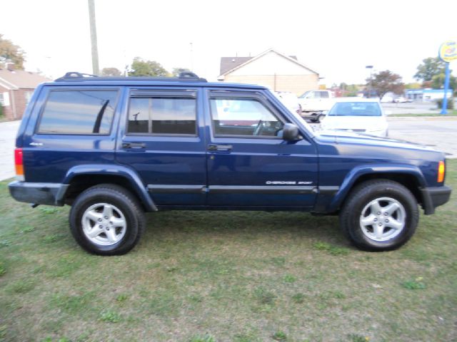 Jeep Cherokee 2000 photo 3