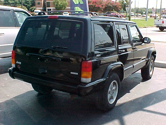 Jeep Cherokee Base GLS LX SUV