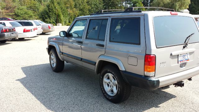 Jeep Cherokee 2000 photo 2