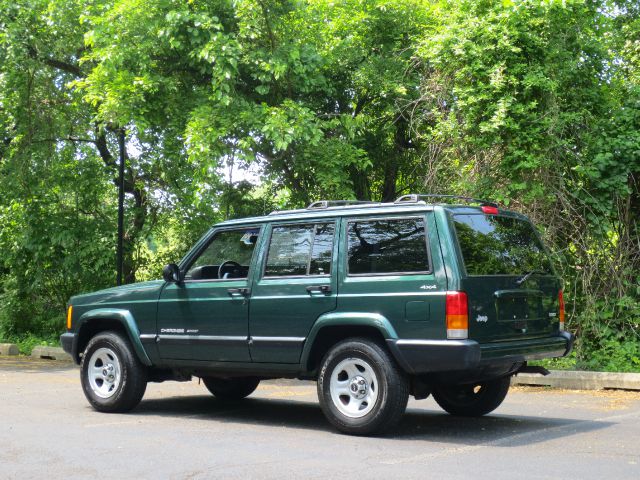 Jeep Cherokee 2000 photo 1