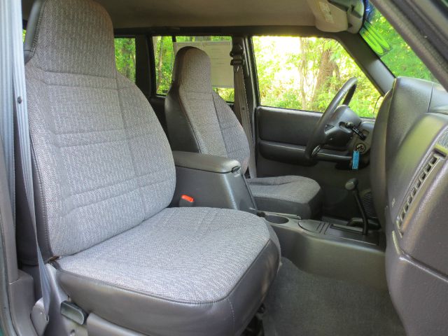 Jeep Cherokee 2000 photo 12