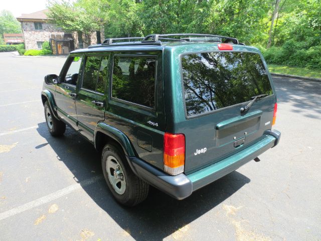 Jeep Cherokee 2000 photo 21
