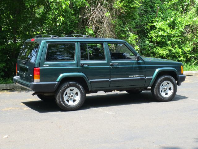 Jeep Cherokee 2000 photo 22