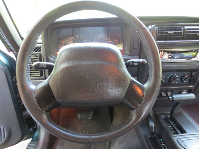 Jeep Cherokee 2000 photo 45