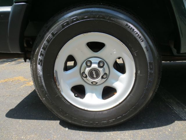 Jeep Cherokee 2000 photo 60