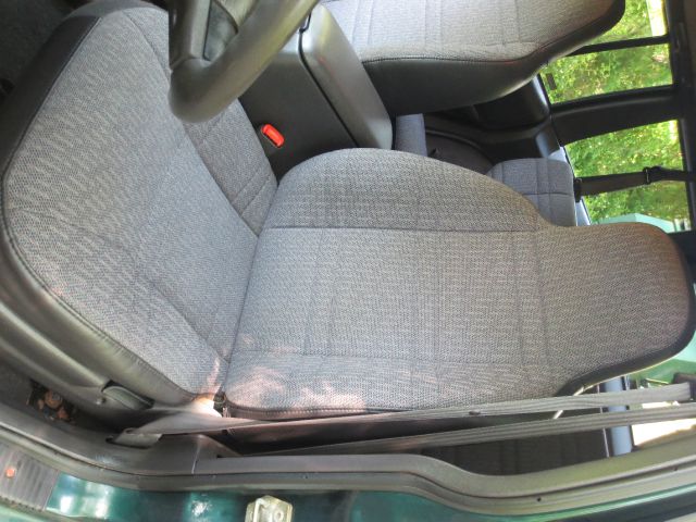 Jeep Cherokee 2000 photo 7