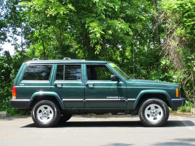 Jeep Cherokee 2000 photo 75
