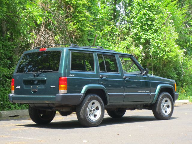 Jeep Cherokee 2000 photo 79