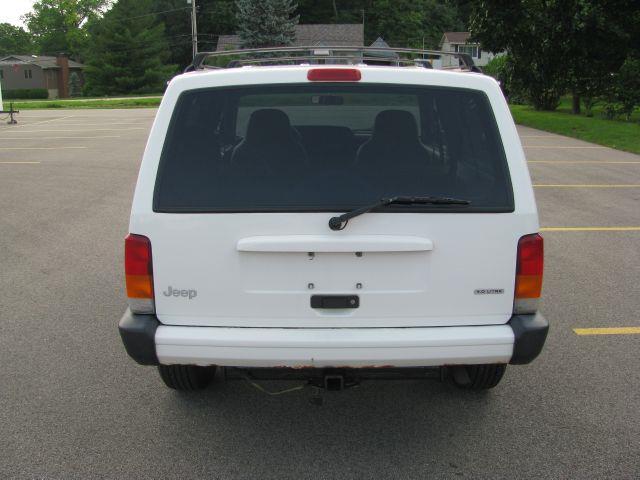 Jeep Cherokee 2000 photo 1