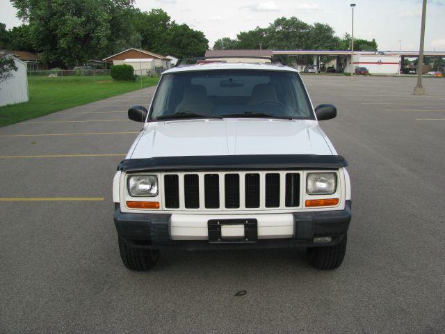 Jeep Cherokee 2000 photo 4