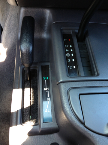 Jeep Cherokee 2000 photo 3