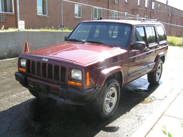 Jeep Cherokee 2000 photo 2