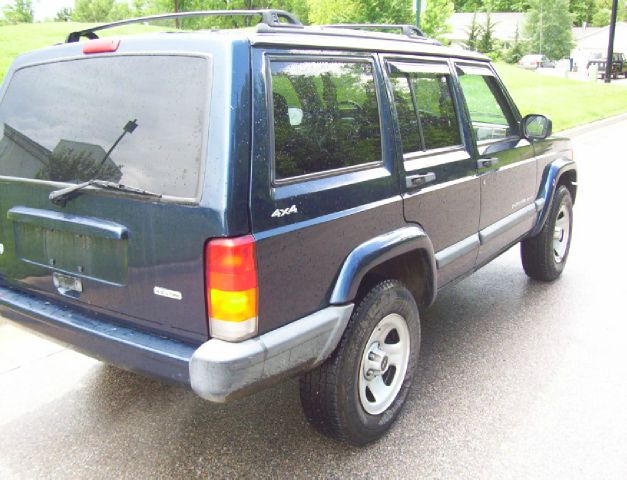 Jeep Cherokee Base GLS LX SUV