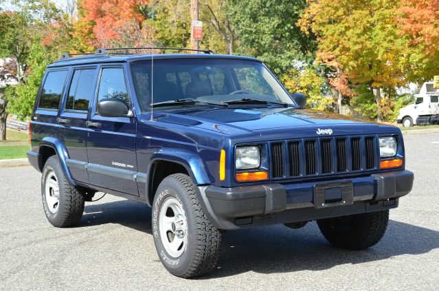 Jeep Cherokee 2000 photo 2